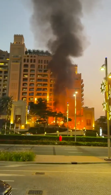 Фото Жительница Новосибирска показала страшные кадры взрывов в Дубае 2